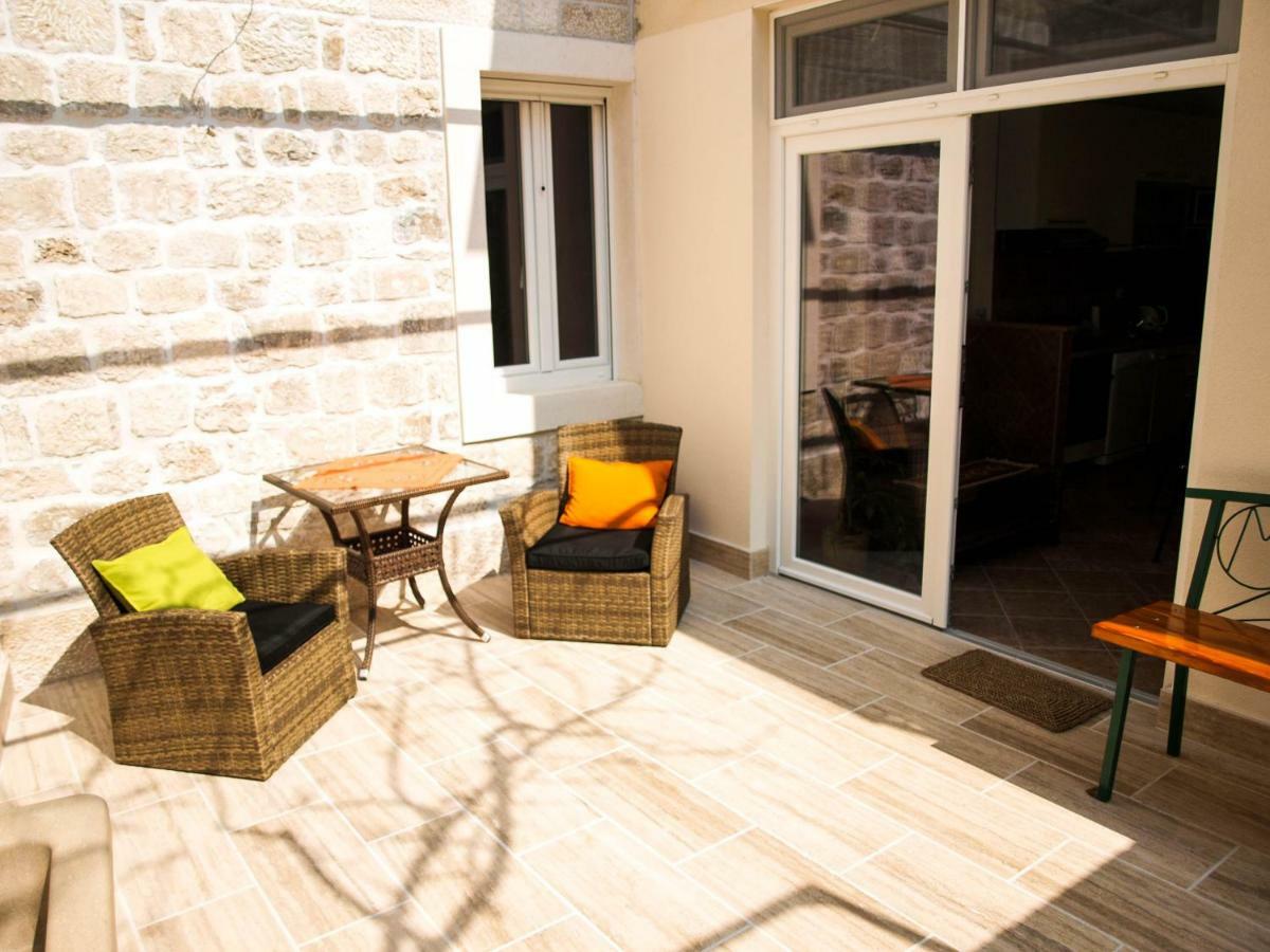 House Nataniel In Omis Near Sea Apartment Exterior photo